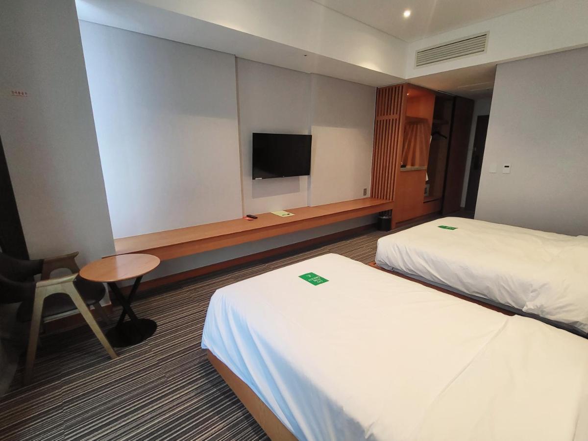 Hotel Tour Incheon Airport Hotel & Suites Exterior photo